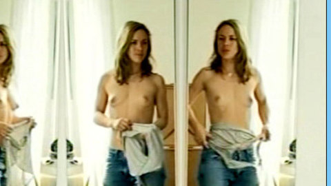 Pic: Anneke Kim Sarnau in Eine einfache Liebe