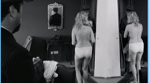 Pic: Elga Sorbas in Der Amerikanische Soldat (1970)