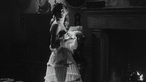 Pic: Silvia Sorrente in Castle of Blood