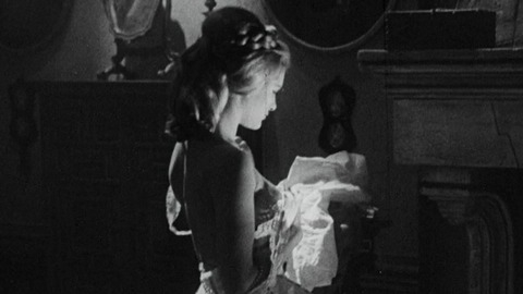 Pic: Silvia Sorrente in Castle of Blood