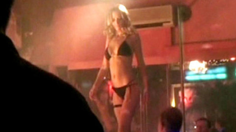 Pic: Nadeshda Brennicke in Hotte im Paradies