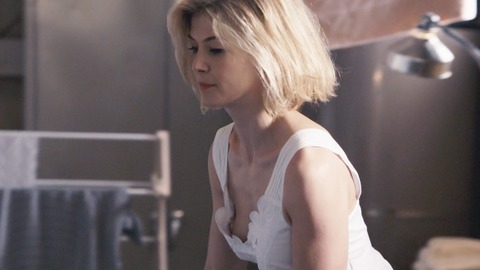 Pic: Rosamund Pike in Return to Sender