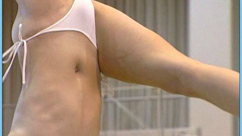 Pic: Corina Ungureanu in Gold Bird