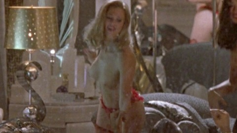 Pic: Victoria Bastel in Romeo Is Bleeding