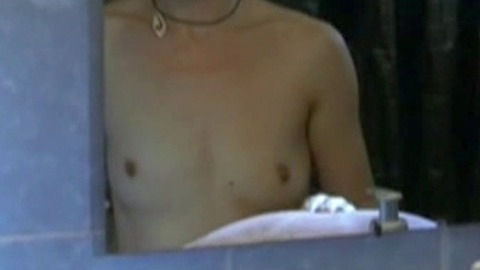 Pic: Henriette Heinze in Auftauchen