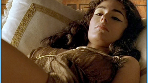 Pic: Anna Valle in Augustus