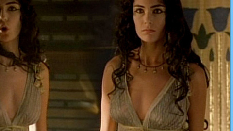 Pic: Anna Valle in Augustus