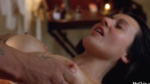 Pic: Leanne McCulloch in The Hard Word