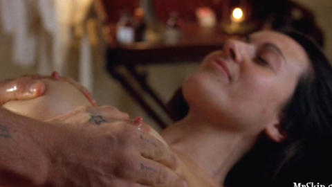 Pic: Leanne McCulloch in The Hard Word