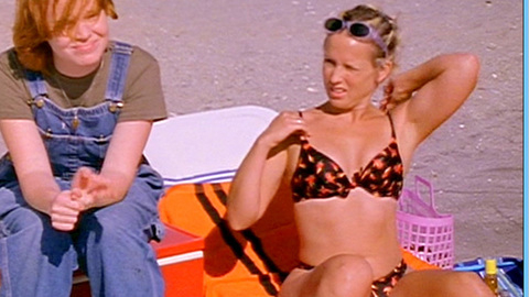 Pic: Jennifer Dundas Lowe in Swimming