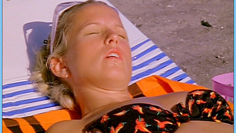 Pic: Jennifer Dundas Lowe in Swimming