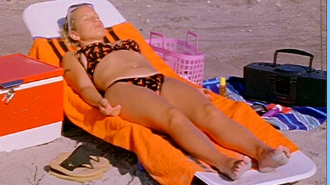 Pic: Jennifer Dundas Lowe in Swimming