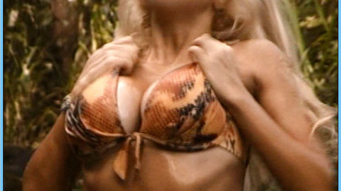 Pic: Glori-Anne Gilbert in Treasure Hunt!