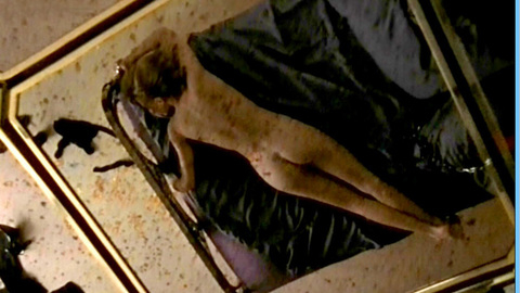 Pic: Giulia Siegel in Die Singlefalle - Liebesspiele bis in den Tod