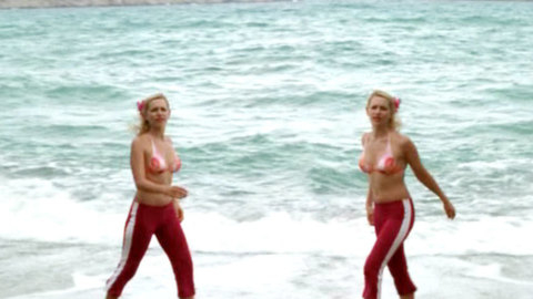 Pic: Julia Dietze in Pura vida Ibiza