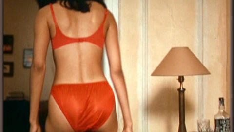 Pic: Nicole Prescott in Tar