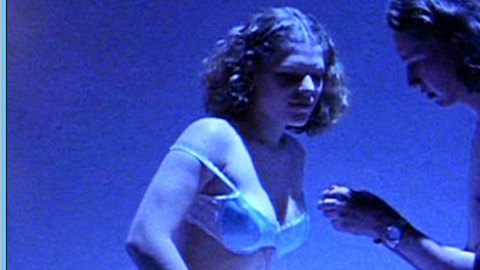 Pic: Ina Balint in Freundinnen und andere Monster (1998)