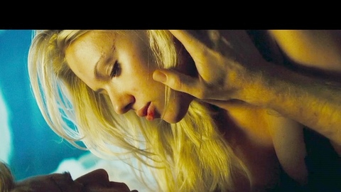 Pic: Scarlett Johansson in The Island