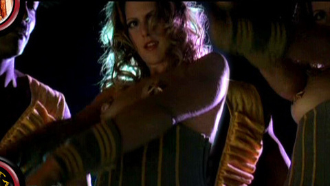 Pic: Élodie Navarre in Gomez & Tavarès