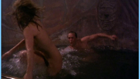 Pic: Elizabeth Shé in Howling V