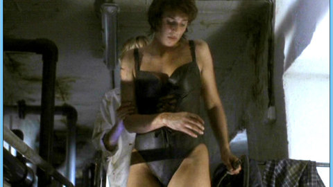 Pic: Elena Uhlig in The Pool