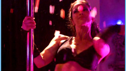 Pic: Alana De La Garza in Mr. Fix It