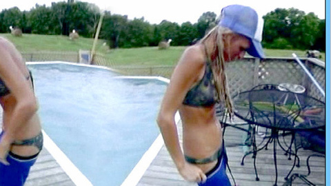 Pic: Paris Hilton in The Simple Life