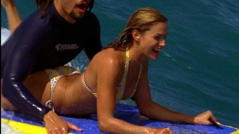 Pic: Amanda Righetti in North Shore