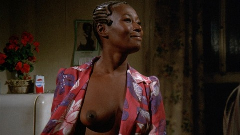 Pic: Nawana Davis in Hammer