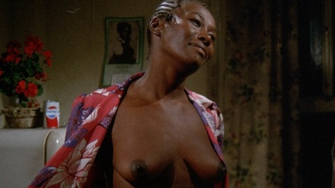 Pic: Nawana Davis in Hammer