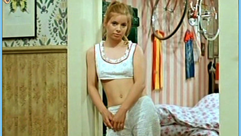 Pic: Evelyn Opoczynski in Du und ich und Klein-Paris