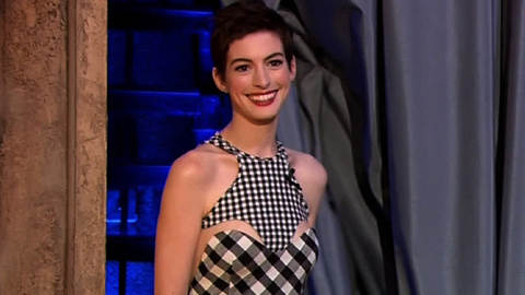 Pic: Anne Hathaway in Late Night with Jimmy Fallon