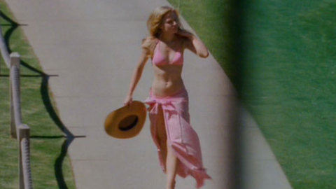 Pic: Kristen Bell in Forgetting Sarah Marshall