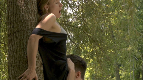 Pic: Kristen Bell in The Lifeguard