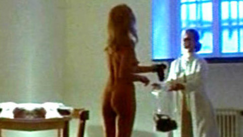 Pic: Claudia Messner in Alice auf der Flucht