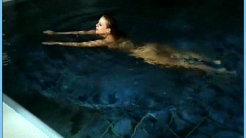 Pic: Margit Schwarzer in Austern mit Senf