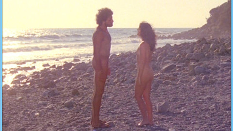 Pic: Adriana Russo in Ricchi, ricchissimi, praticamente in mutande