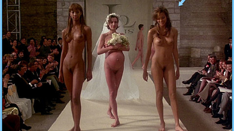 Pic: Tara Leon in Ready to Wear