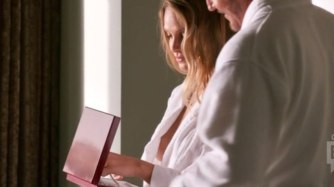 Pic: Beau Garrett in Girlfriends' Guide to Divorce