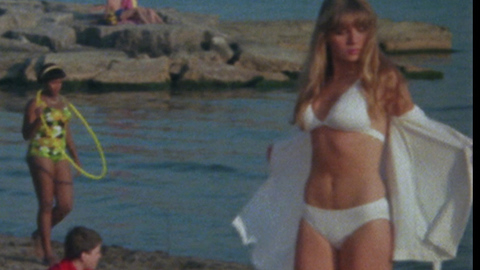 Pic: Linda Speciale in Screwballs