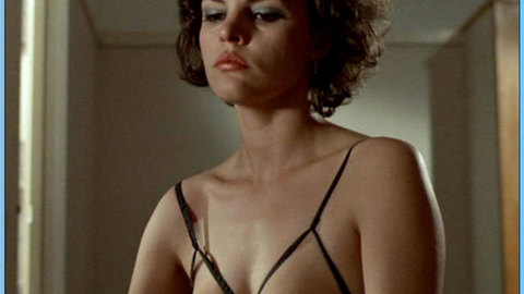 Pic: Hilde Van Mieghem in Blonde Dolly