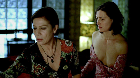 Pic: Esther Zimmering in Vivere