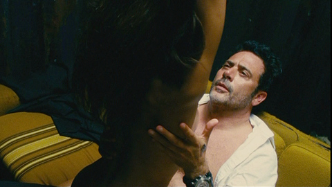 Pic: Zoe Saldana in The Losers