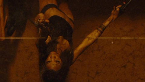 Pic: Zoe Saldana in The Losers