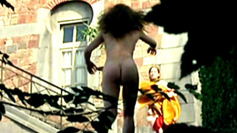 Pic: Julia Vaidis-Bogard in Lisa