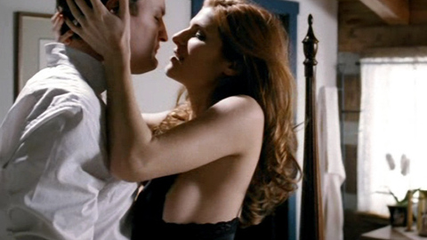 Pic: Lake Bell in Still Waters