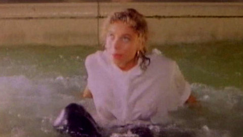 Pic: Grace De Capitani in Embrasse-moi vite!