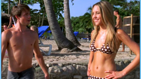 Pic: Amanda Bynes in Love Wrecked