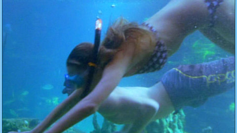 Pic: Amanda Bynes in Love Wrecked