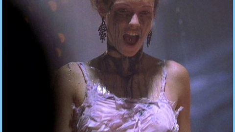 Pic: Eden Rountree in Traffic